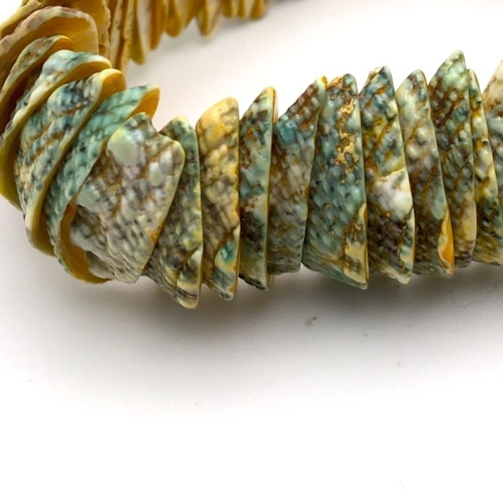 Stackable Seashell Croc Scale Bracelet - Picture 7 of 7